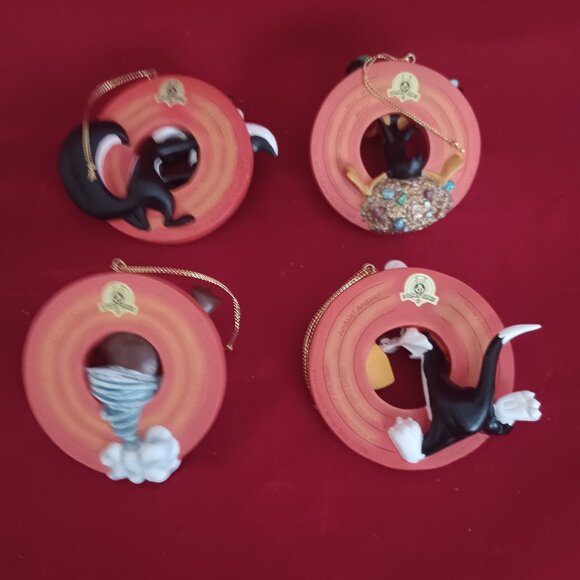 Lot Of 4 Bradford Exchange Editions Warner Bros Looney Tunes Christmas Ornaments - Picture 7 of 11
